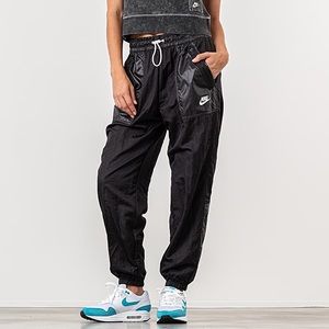 NWT Nike Joggers, Large, Black, Nike Sportswear Cargo Rebel Pants